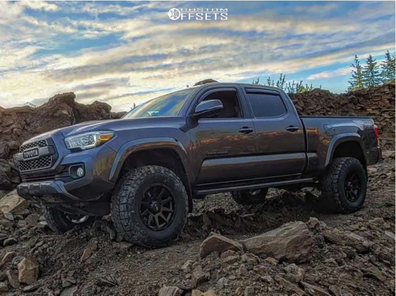 Mickey Thompson Baja Legend EXP LT285/70R17
